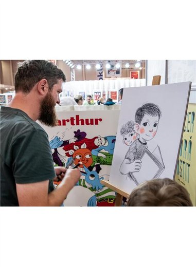 Vreau sa fiu invizibil - Dan Ungureanu | Arthur [cartonata]